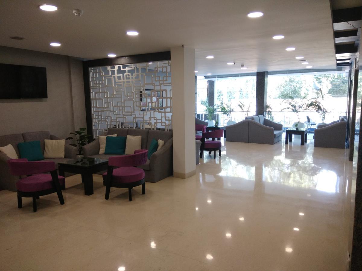 Capital O 7331 Hotel Downtown New Delhi Exterior photo