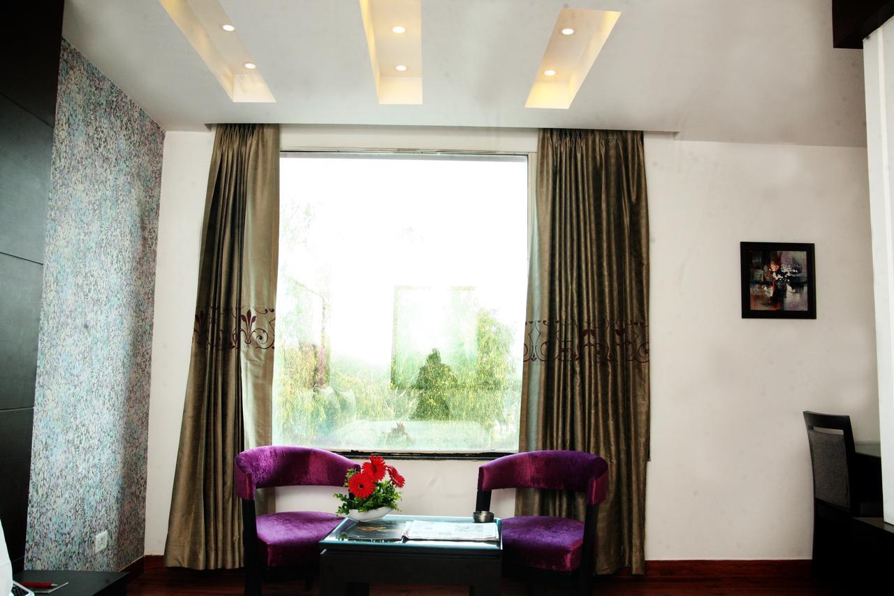 Capital O 7331 Hotel Downtown New Delhi Exterior photo